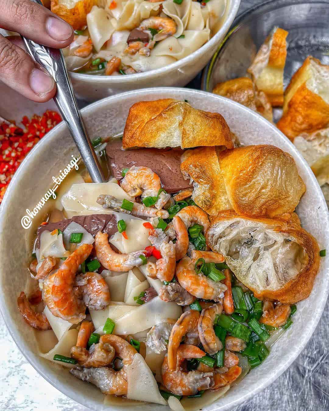 Hoành Thánh Lá Tôm Dì Mủi – Hơn 40 năm gìn giữ hương vị Sài Gòn xưa