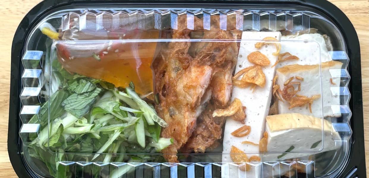 Bánh cuốn Bà Năm – Hương vị quê nhà giữa phố thị Sài Gòn