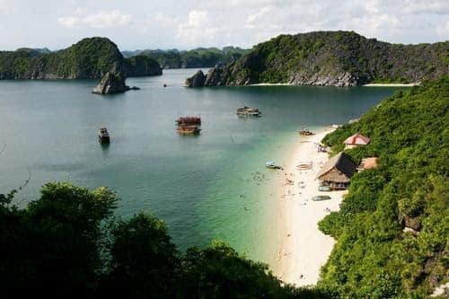 Biển Cát Dứa – Thiên đường hoang sơ giữa lòng vịnh Lan Hạ