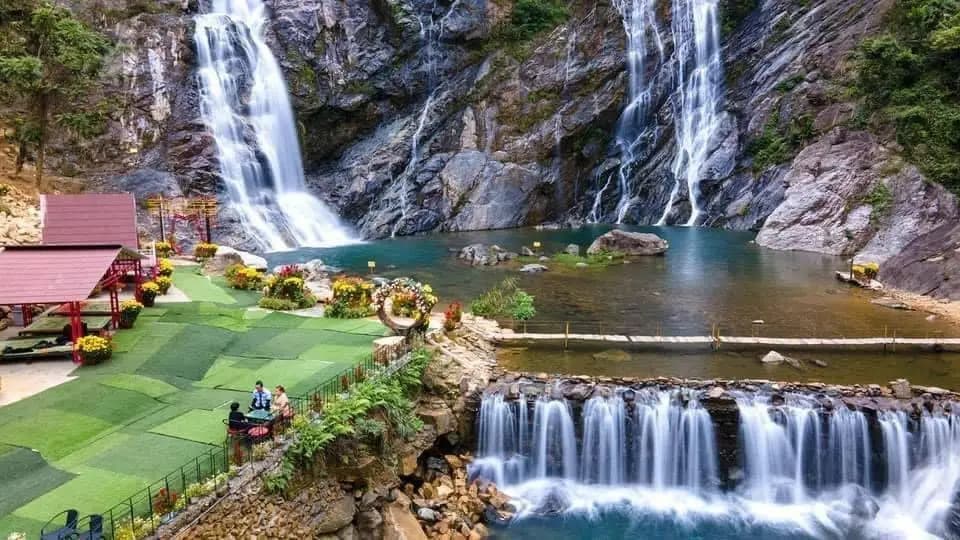 Thác Trắng Minh Long – Dải lụa giữa đại ngàn Quảng Ngãi