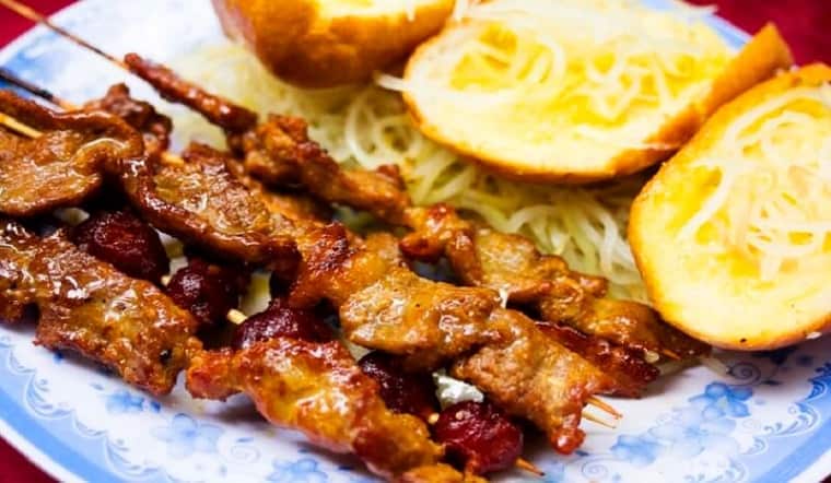 A Tùng – Bánh mì bò nướng bơ Campuchia: Hương vị độc đáo giữa lòng Sài Gòn