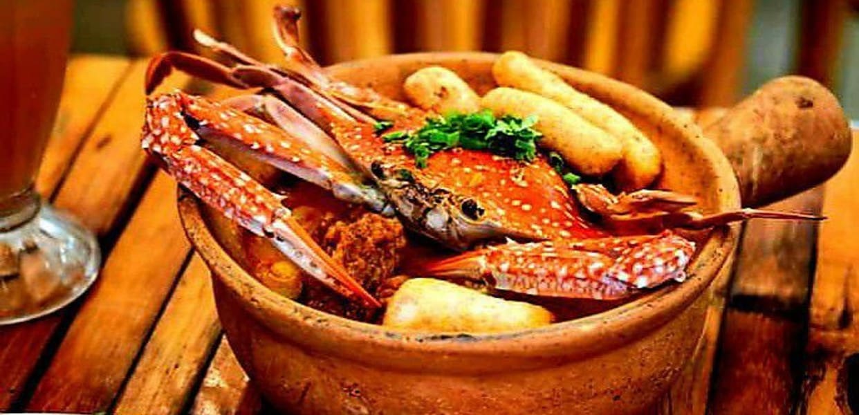 Bánh Canh Ghẹ Muối Ớt Xanh – Tô Bánh Canh Gây "Sốt" Tại Sài Gòn