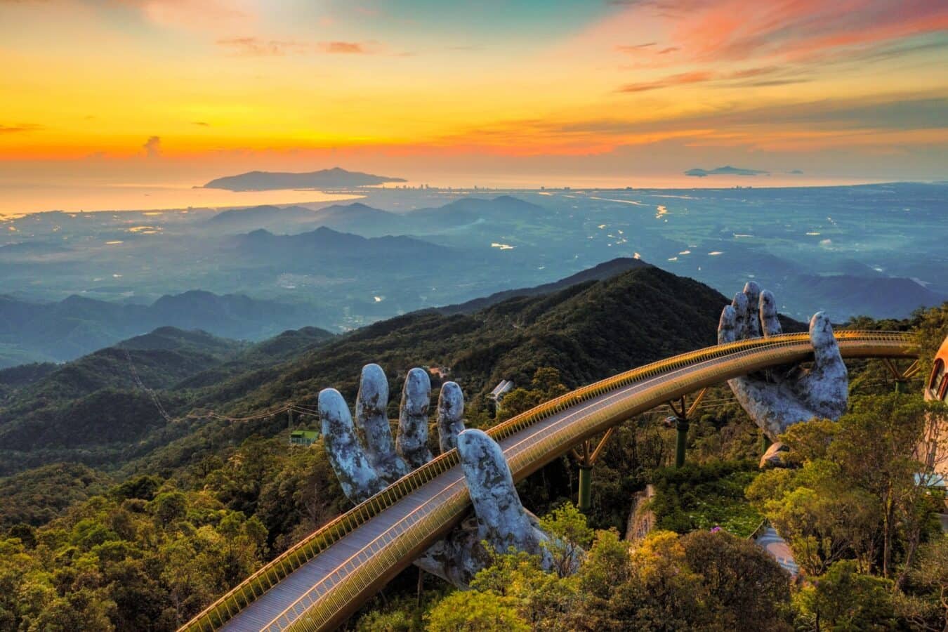Cầu Vàng Đà Nẵng – Biểu tượng giữa trời mây Việt Nam