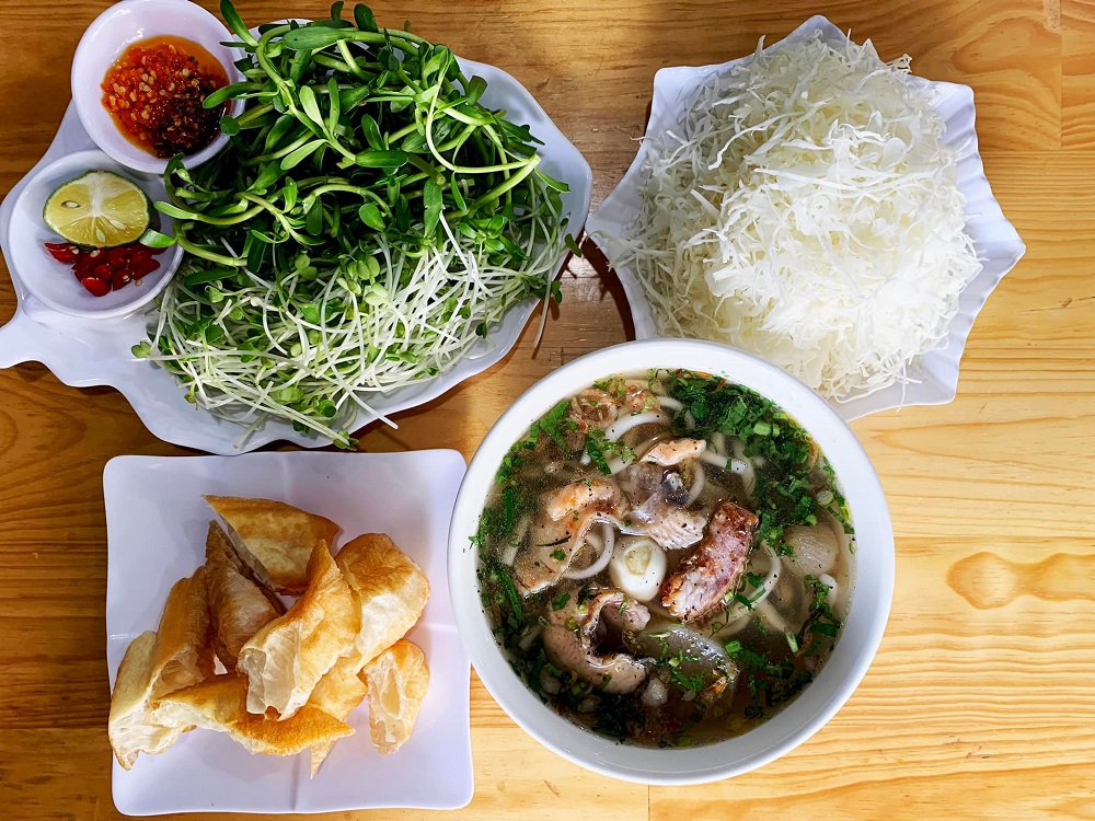 an thu banh canh ca loc nhu thuy thom ngon nuc tieng gan xa 02 1654017241