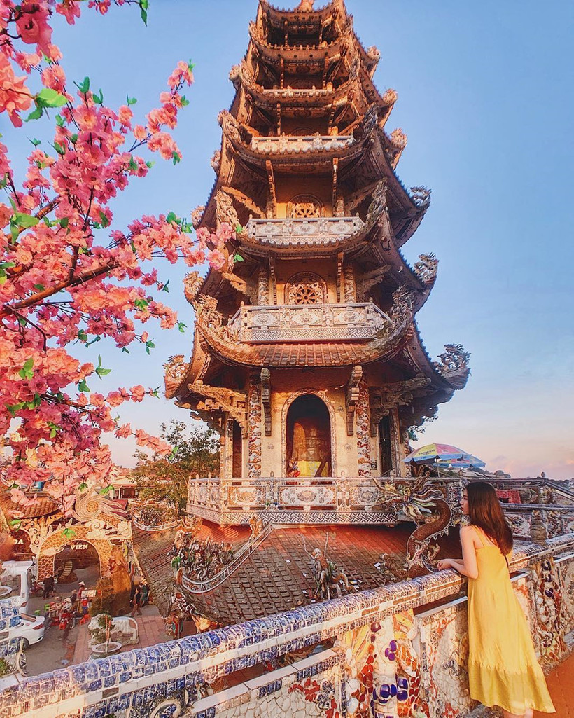 Chùa Ve Chai - Khám phá ngôi chùa có 11 cái nhất