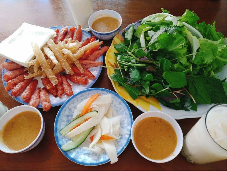 Nem nướng Bà Hùng – hương vị Đà Lạt đậm đà trong từng cuốn
