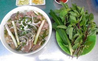 Quán Bún bò Huế Ola ăn sáng ngon Nha Trang