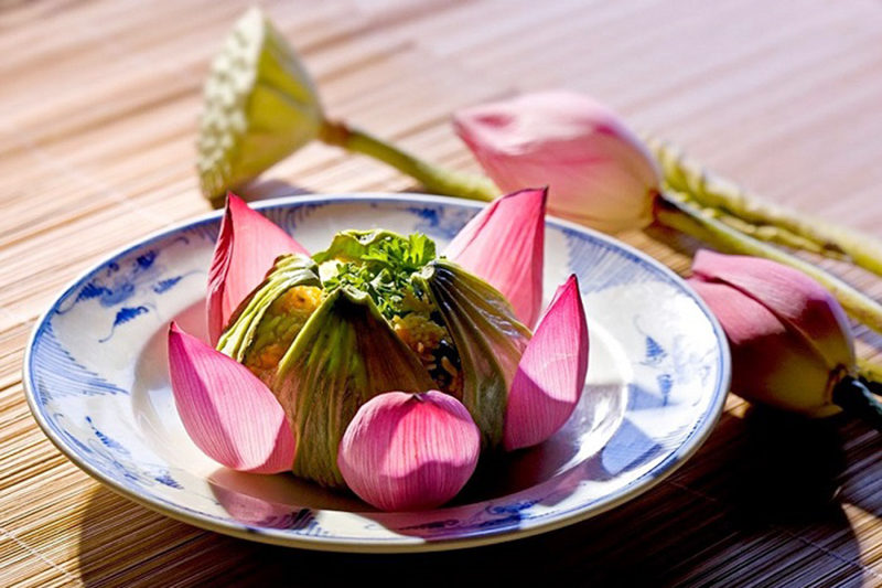 Cơm hấp lá sen – Món ăn “thổi hồn” ẩm thực Việt