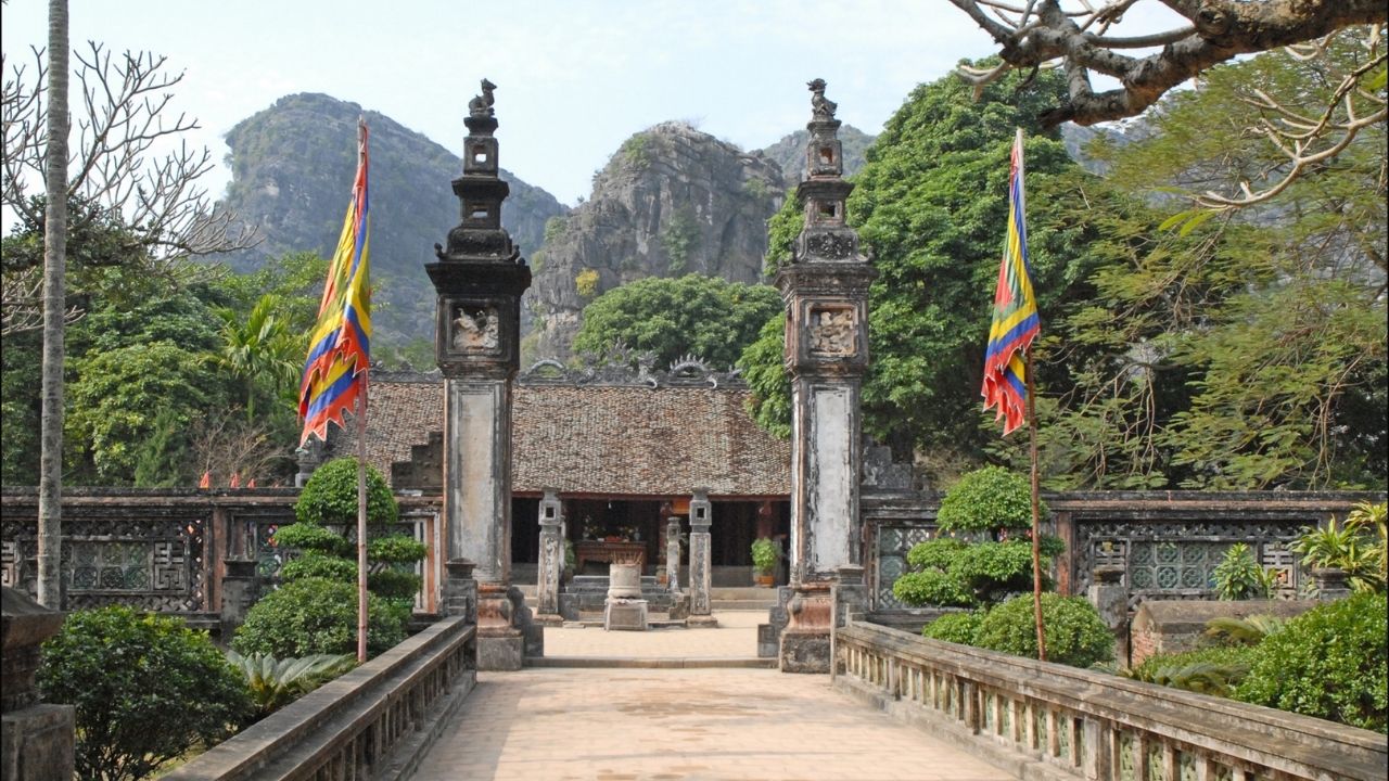 Đền vua Đinh Tiên Hoàng - Một địa điểm du lịch nổi tiếng của vùng đất Ninh Bình