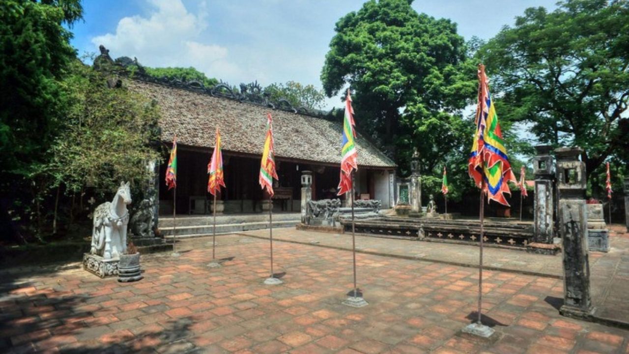 Đền vua Đinh Tiên Hoàng - Một địa điểm du lịch nổi tiếng của vùng đất Ninh Bình