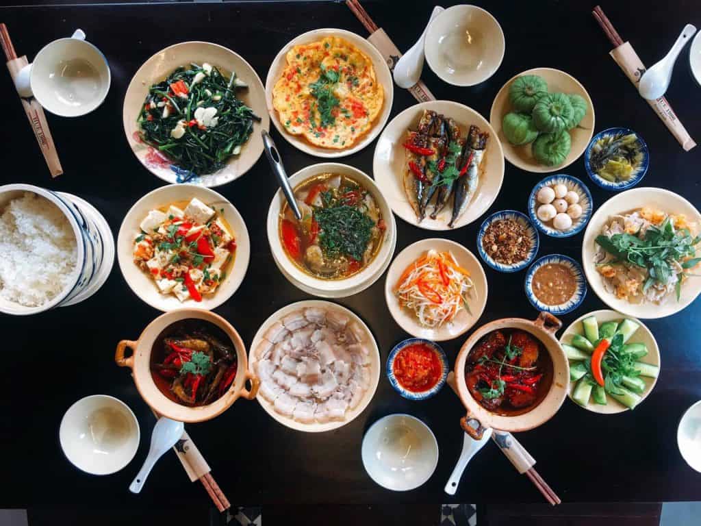 Quán cơm Huế O Én – Hồn quê xứ Huế trong từng bữa ăn gia đình