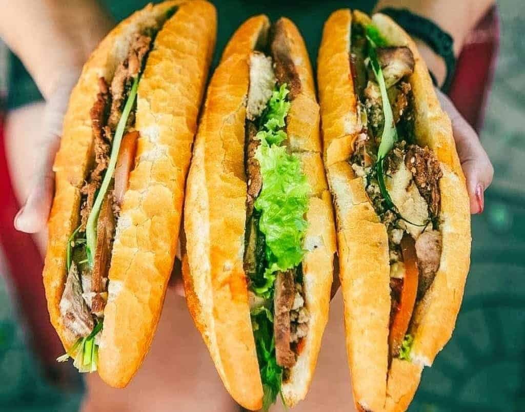 Bánh Mì Trường Tiền O Tho – Hương vị đêm khuya của Cố đô Huế