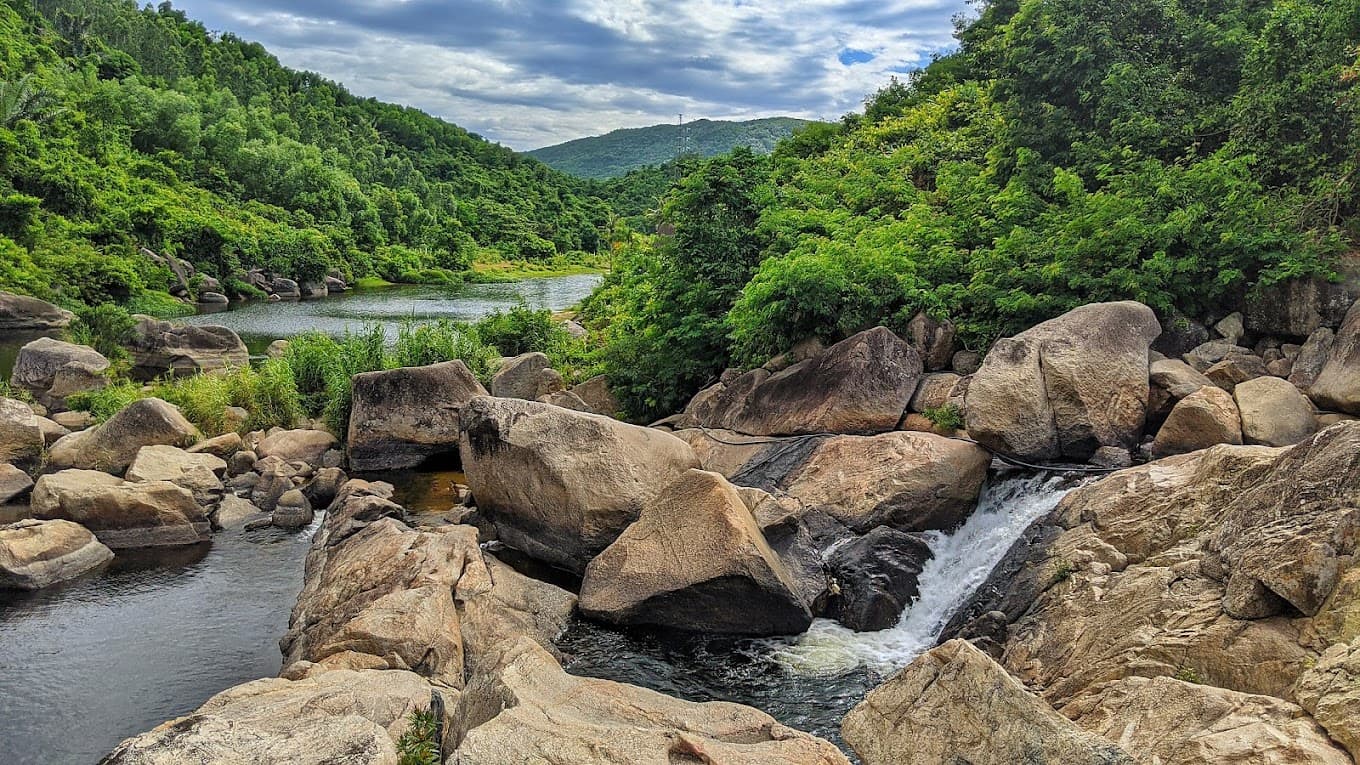 Đập Hàn - Suối Hàn Phú Yên - Trải nghiệm dòng suối xanh mát lý tưởng cho những chuyến camping