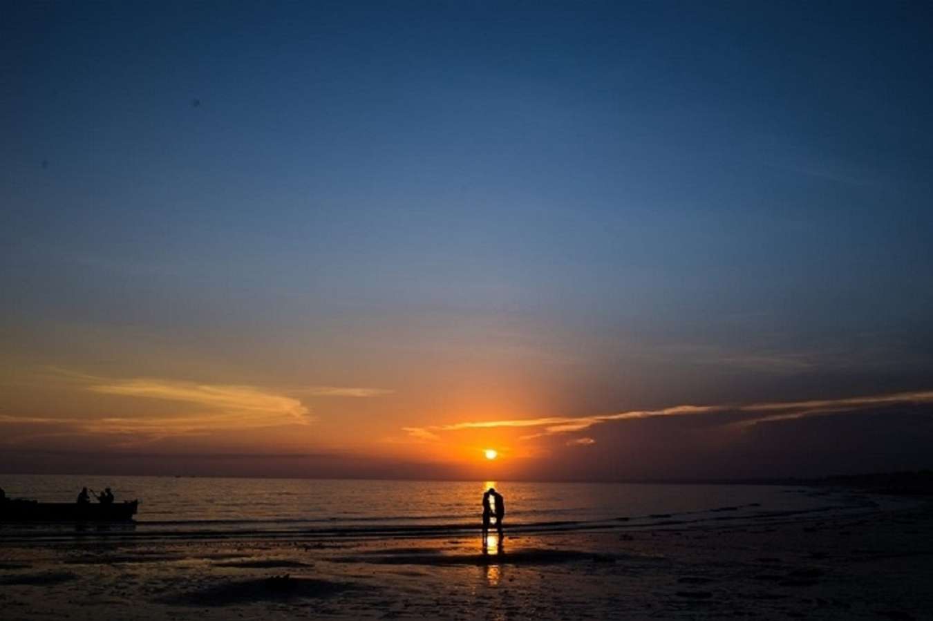 Biển Trà Cổ - “Phá đảo” bãi biển đẹp nhất Quảng Ninh từ A-Z