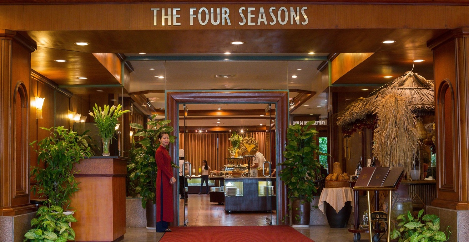 no ne voi bua tiec buffet ket hop mon a au tai nha hang four seasons 01 1642519869