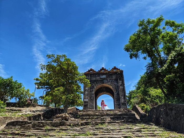 Hoành Sơn Quan - Khám phá “cổng trời” trên đỉnh Đèo Ngang