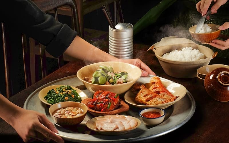 Cơm Quê Dượng Bầu – Hương vị cơm nhà giữa phố thị