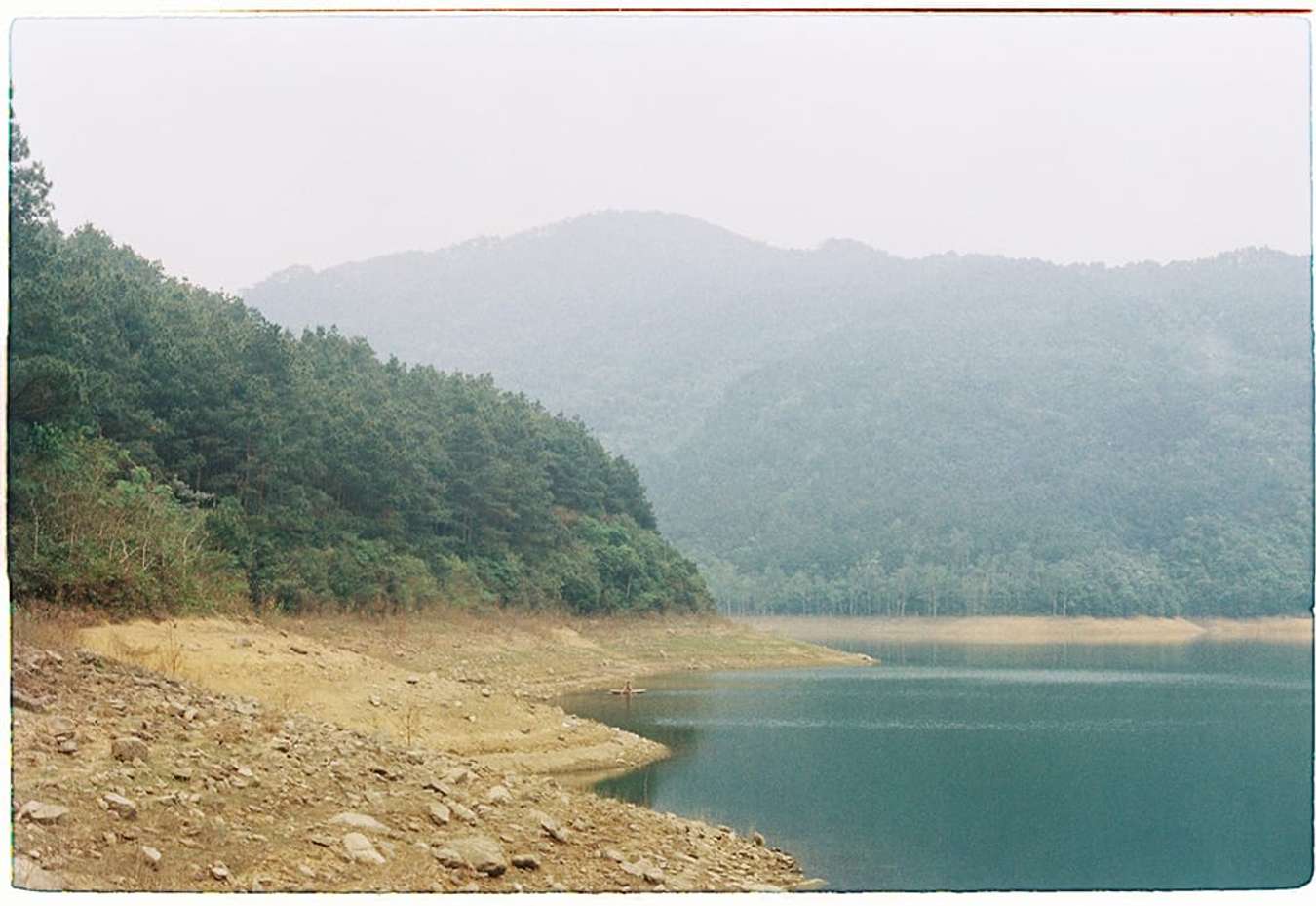 Hồ Xạ Hương – Vẻ đẹp tươi mát làm say đắm lòng người